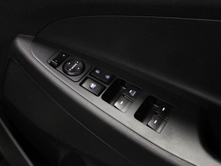 2017 Hyundai Tucson - image 22