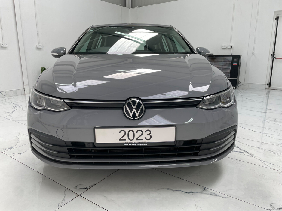 2023 Volkswagen Golf - image 8