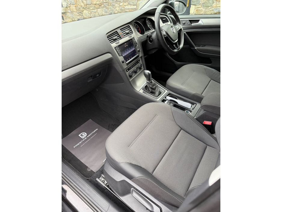 2014 Volkswagen Golf  €13,995