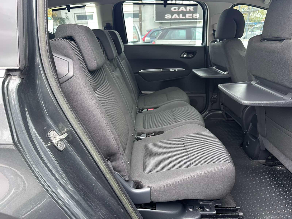 2012 Peugeot 5008 1.6 HDI ACTIVE 112BHP 5DR €3,950