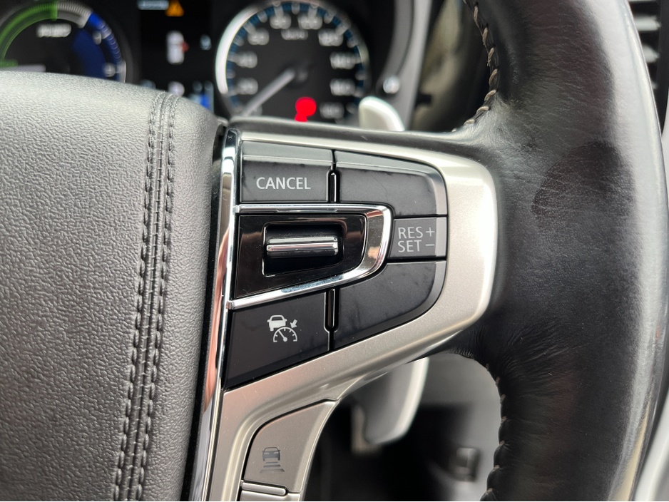 2018 Mitsubishi Outlander - image 24