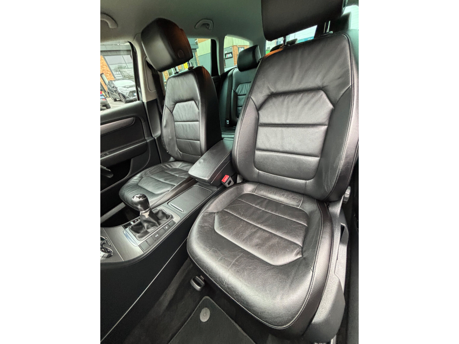 2014 Volkswagen Passat - image 32