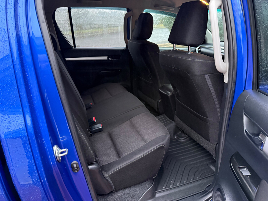 2020 Toyota Hilux - image 16