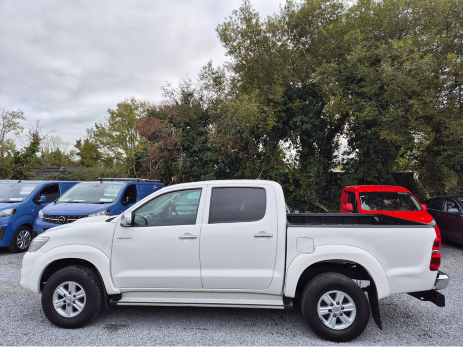 2014 Toyota Hilux - image 9
