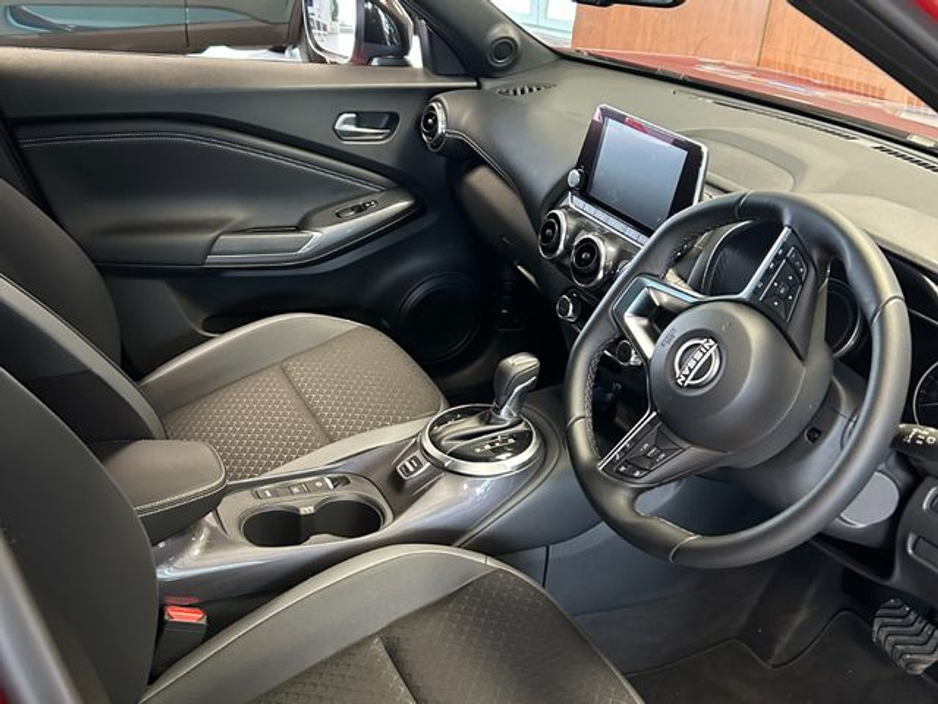 2025 Nissan Juke 1 6 HYB N Design Black EX €34,995