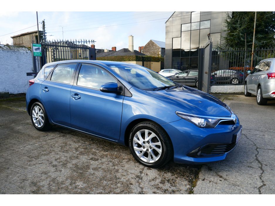 2015 Toyota Auris DIESEL 1.6 D-4D BUSINESS EDITION 110BHP €9,500