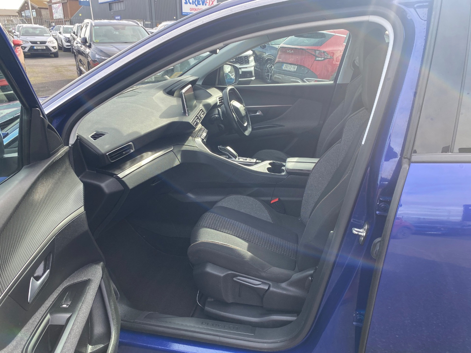 2019 Peugeot 3008 - image 14