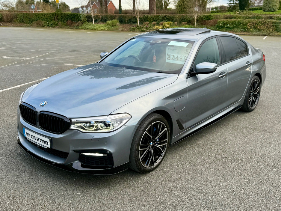 2018 BMW 5 Series - image 6