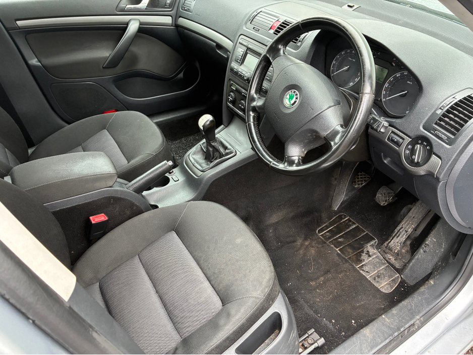 2008 Skoda Octavia - image 16