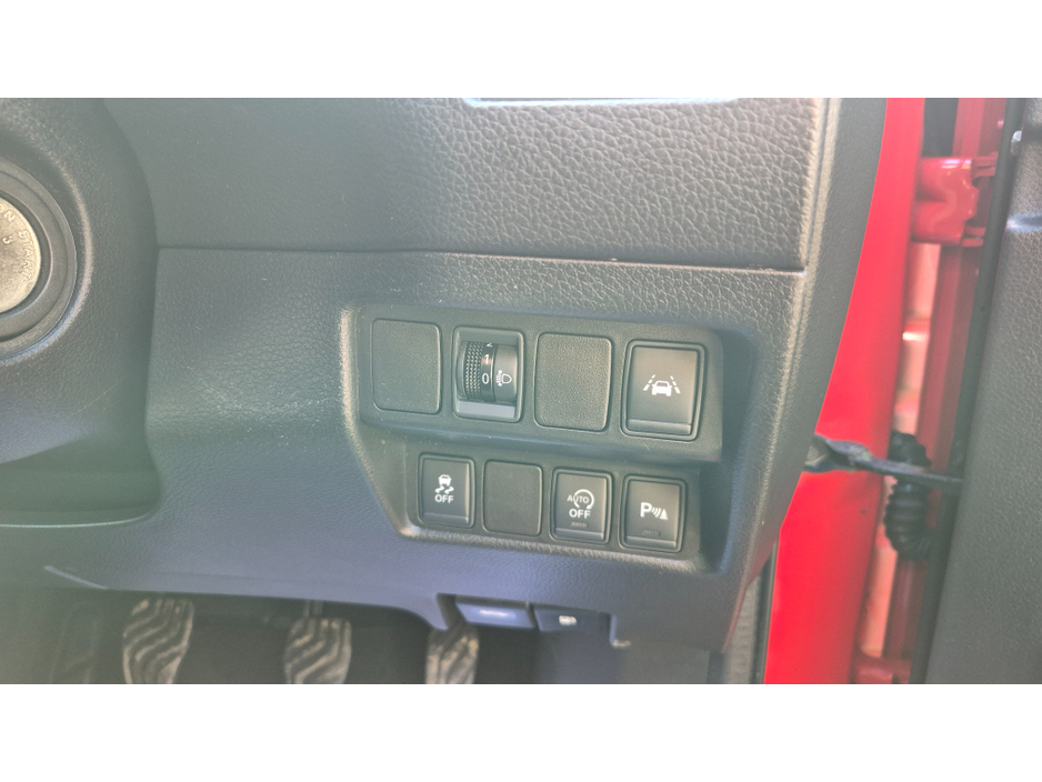 2015 Nissan Qashqai - image 17