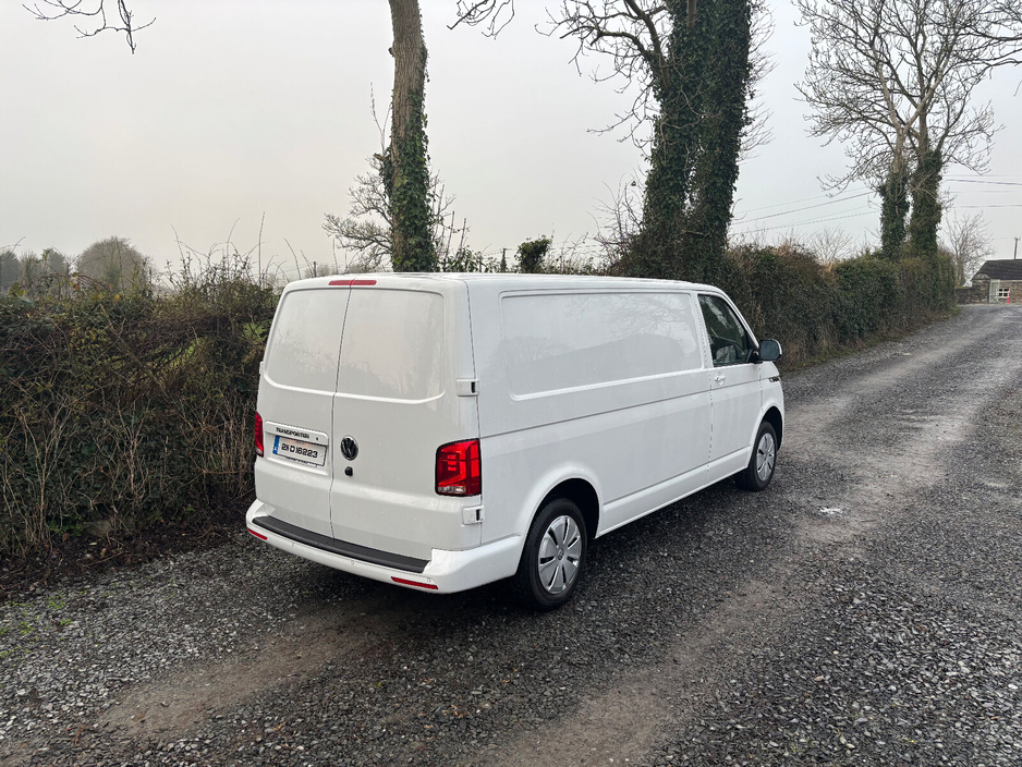 2021 Volkswagen Transporter  €18,998