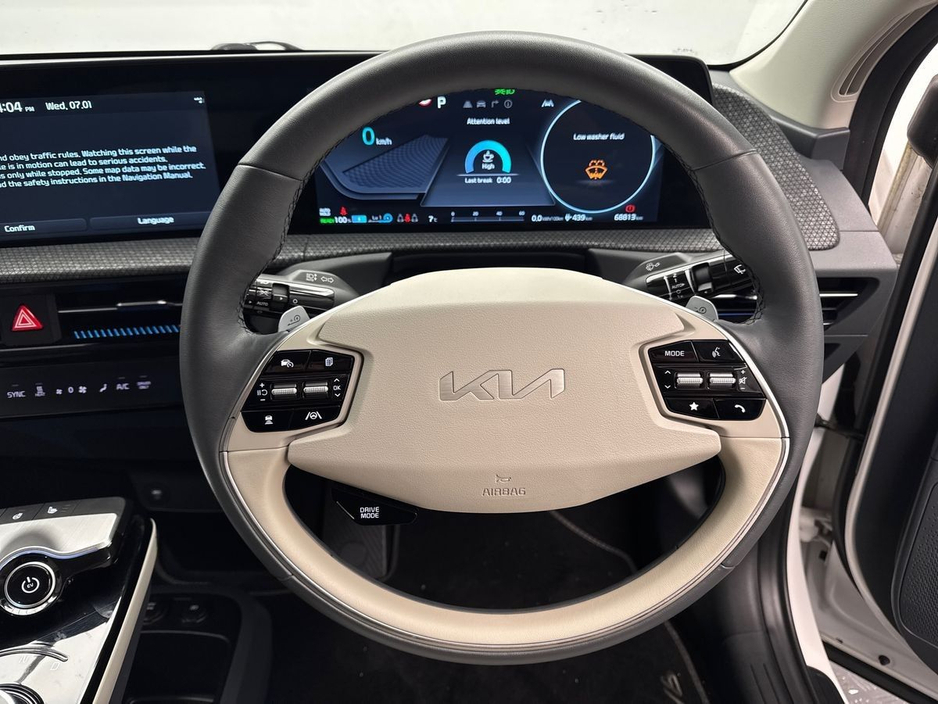 2022 Kia EV6 - image 13