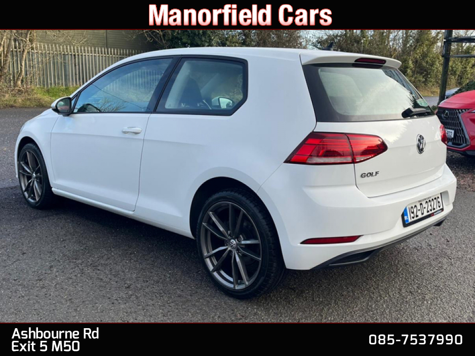 2019 Volkswagen Golf - image 4