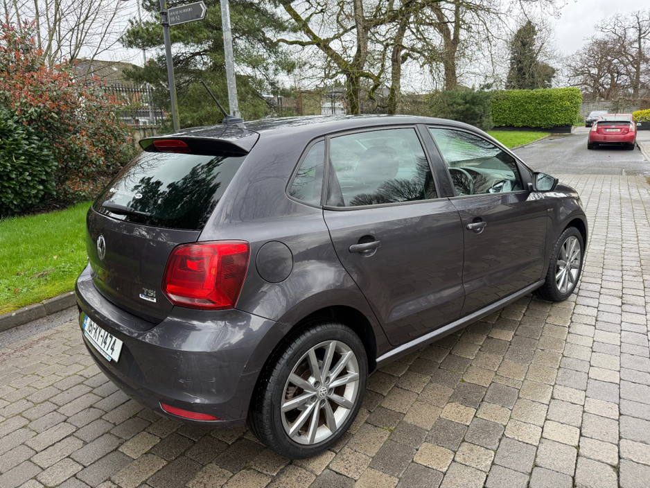 2016 Volkswagen Polo - image 5