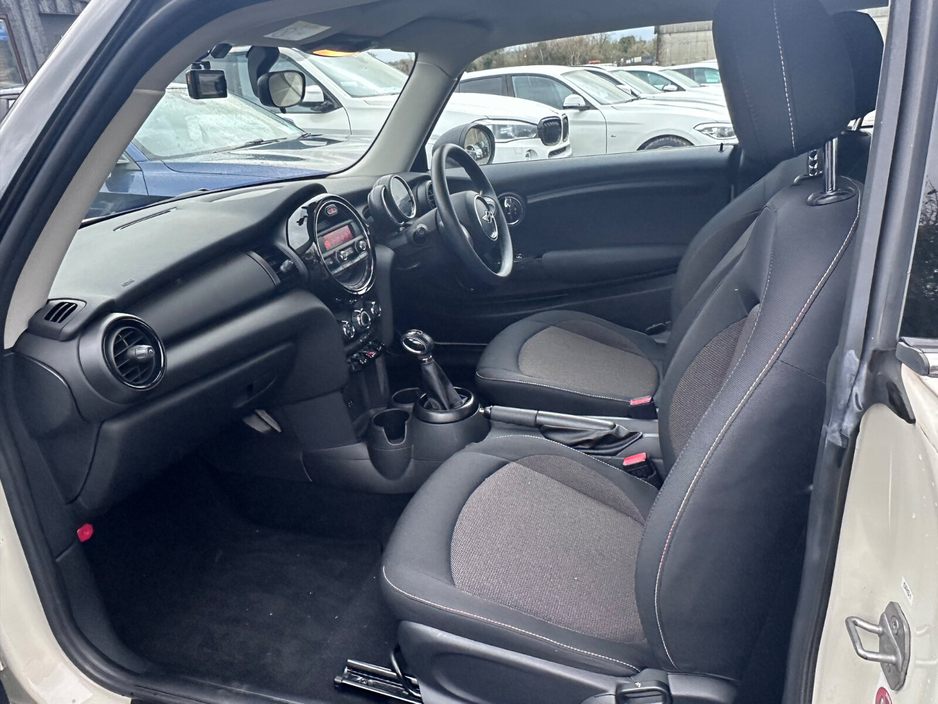 2015 MINI Hatch Cooper S Auto €11,950