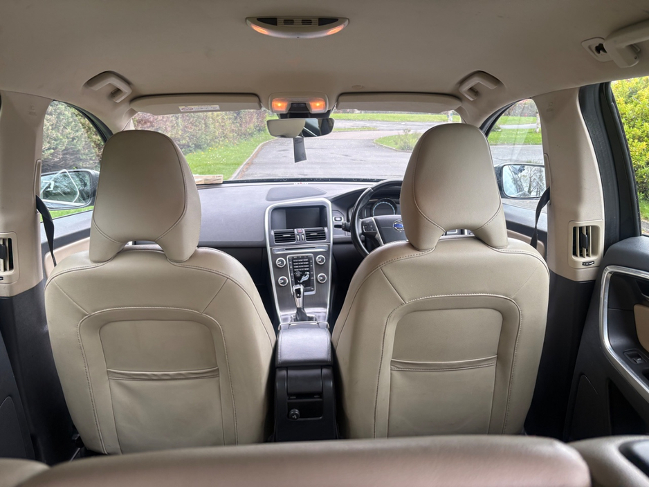 2014 Volvo XC60 - image 11