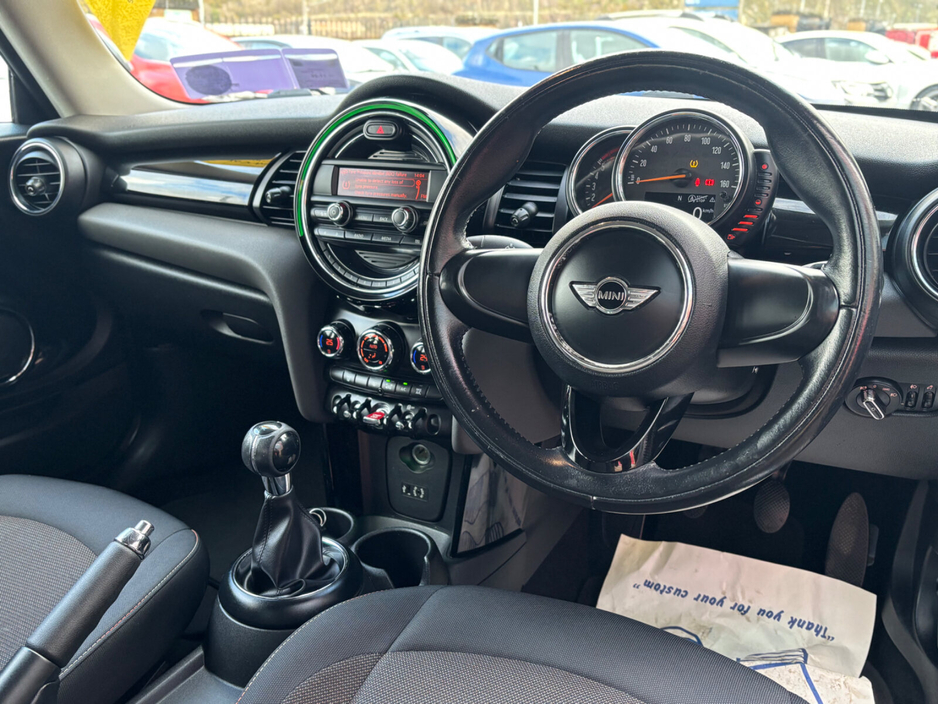 2015 MINI Hatch  €8,950