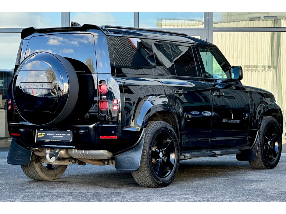 2025 Land Rover Defender - image 3