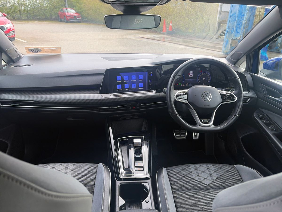2024 Volkswagen Golf - image 8