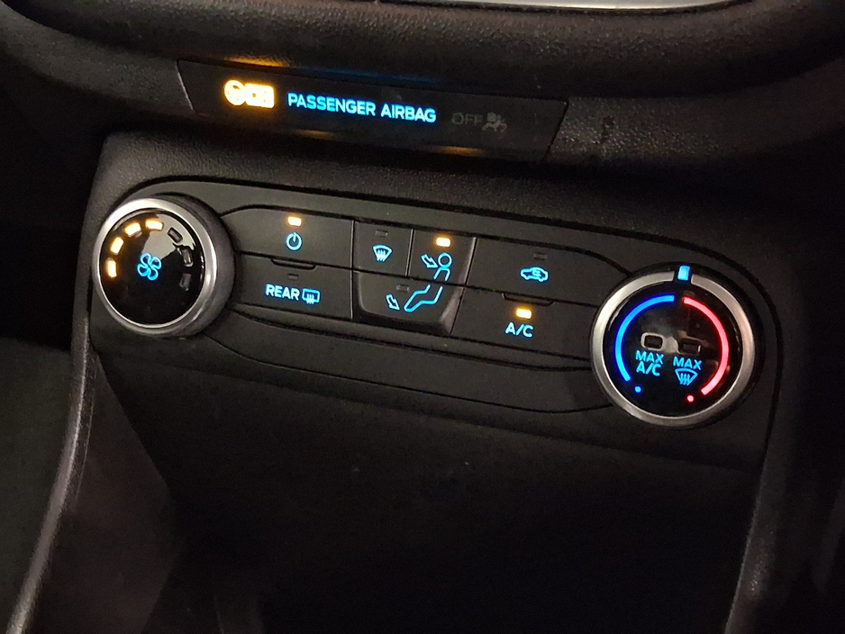 2017 Ford Fiesta - image 14