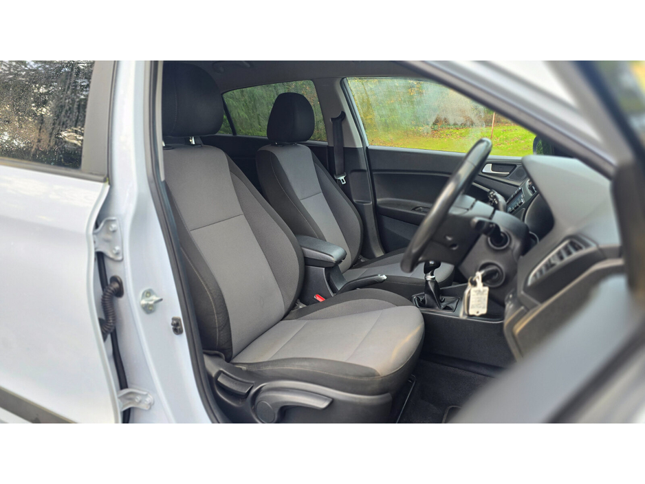 2019 Hyundai i20 - image 11