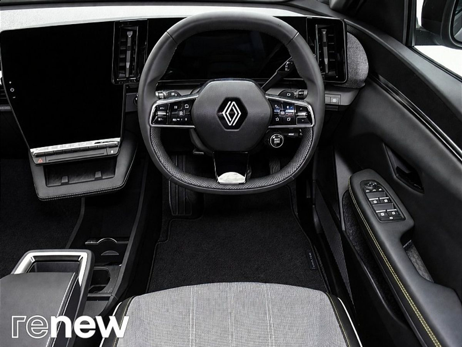 2024 Renault Megane E-Tech - image 22