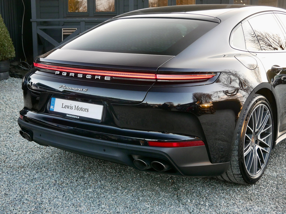 2024 Porsche Panamera - image 9