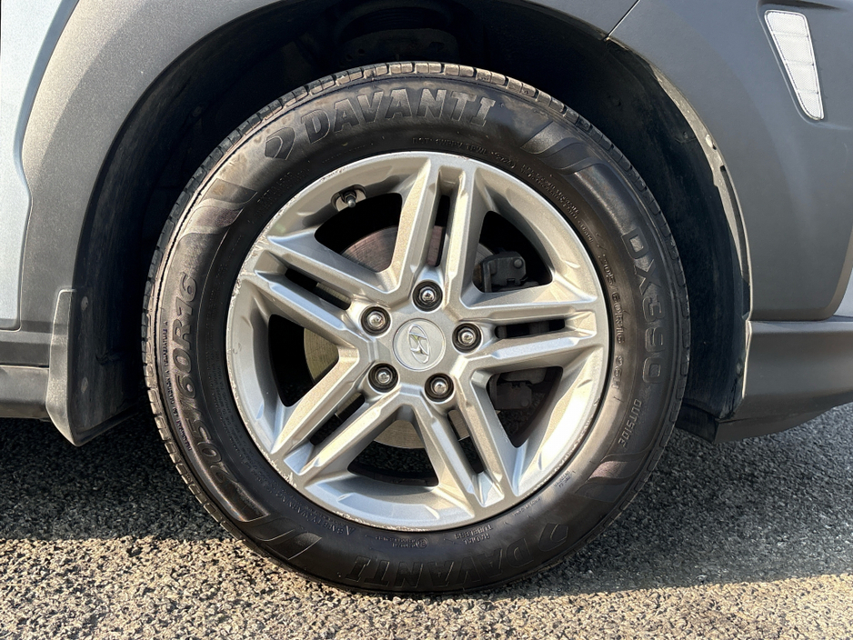 2018 Hyundai Kona - image 5