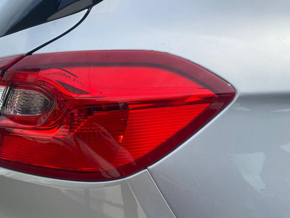 2021 Ford Fiesta - image 34