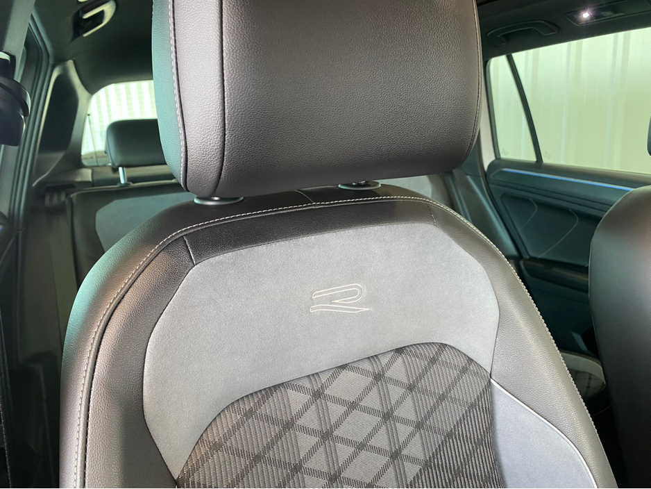 2024 Volkswagen Tiguan - image 13