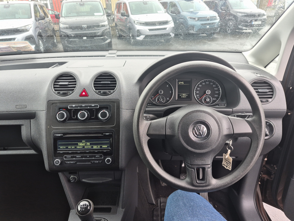 2014 Volkswagen Caddy - image 8