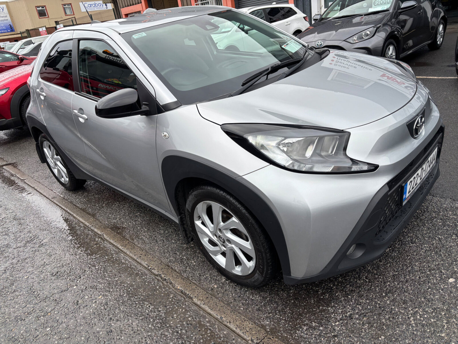 2022 Toyota Aygo 1.0 VVT-i x-play Smartphone €13,900
