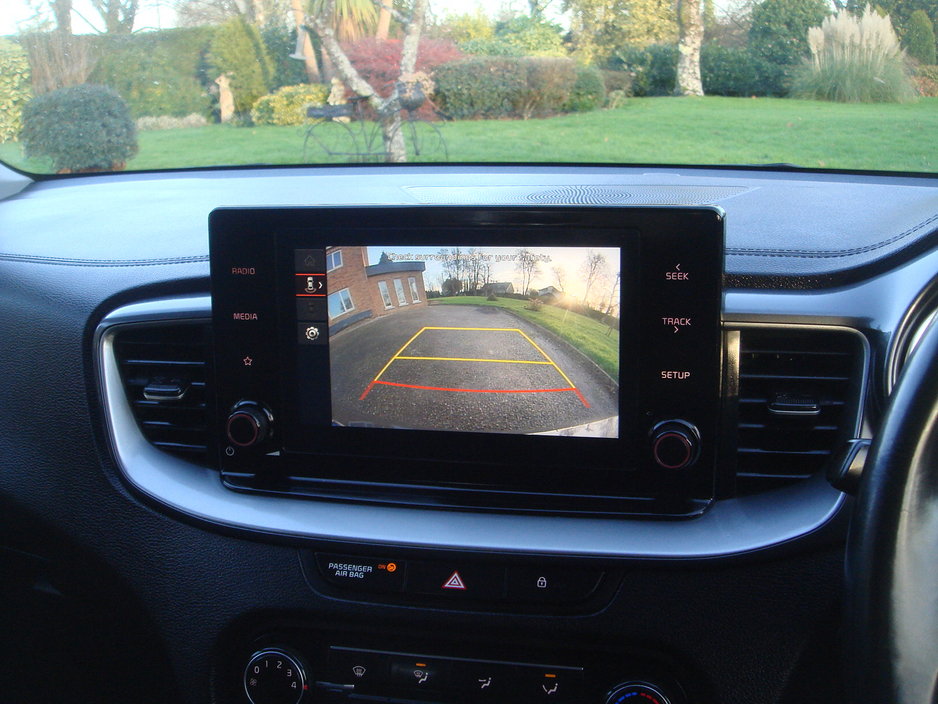 2022 Kia Ceed - image 10