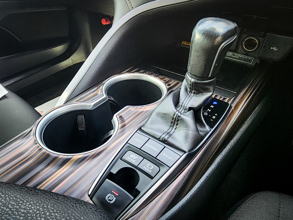 2020 Toyota Camry - image 30