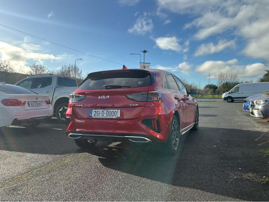 2025 Kia Ceed - image 10