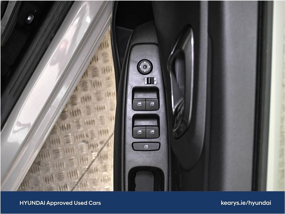 2024 Hyundai i10 - image 22