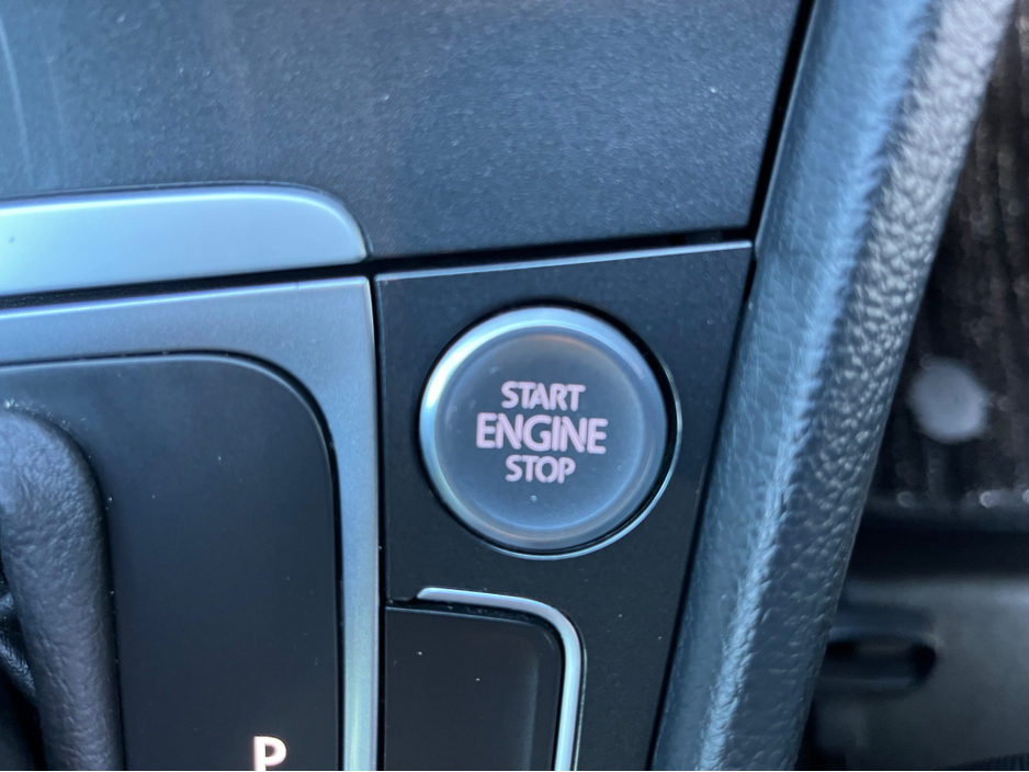 2019 Volkswagen Golf - image 18