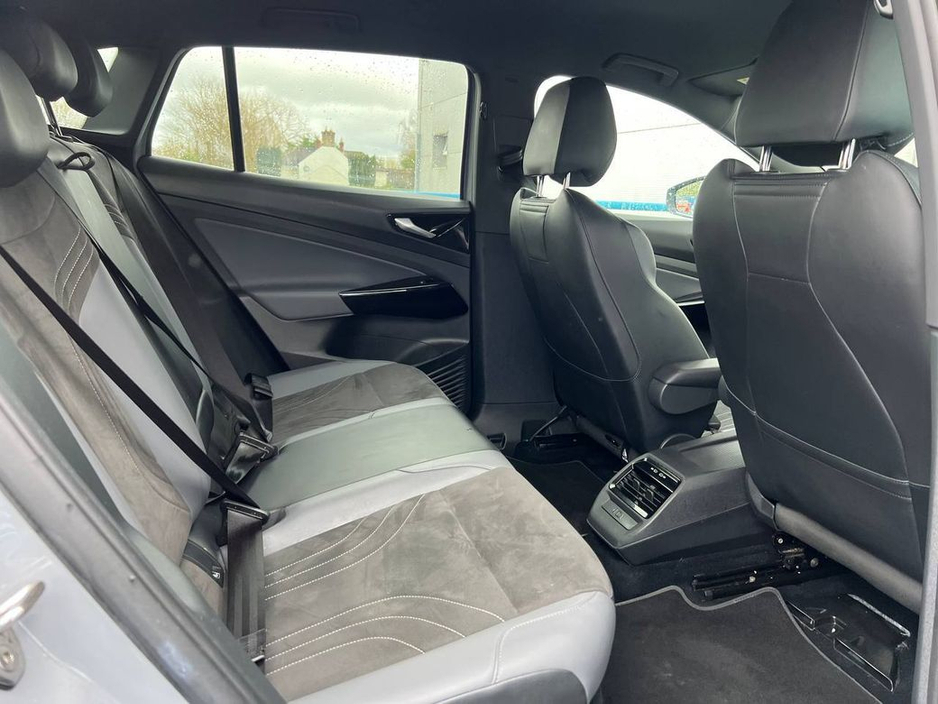 2023 Volkswagen ID.4 PRO LIFE 77KWH // DIGITAL CLUSTER // APPLE CARPLAY/ANDROID AUTO // DIAMOND CUT ALLOYS €24,250