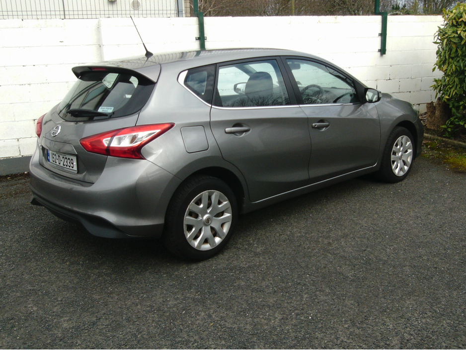 2015 Nissan Pulsar - image 24