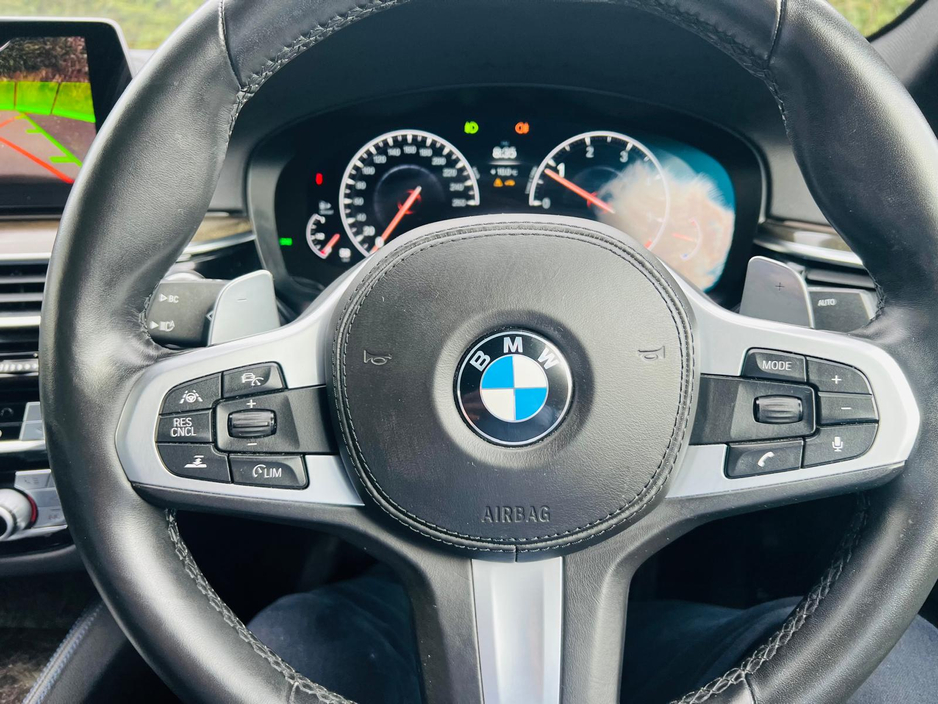 2018 BMW 5 Series - image 10