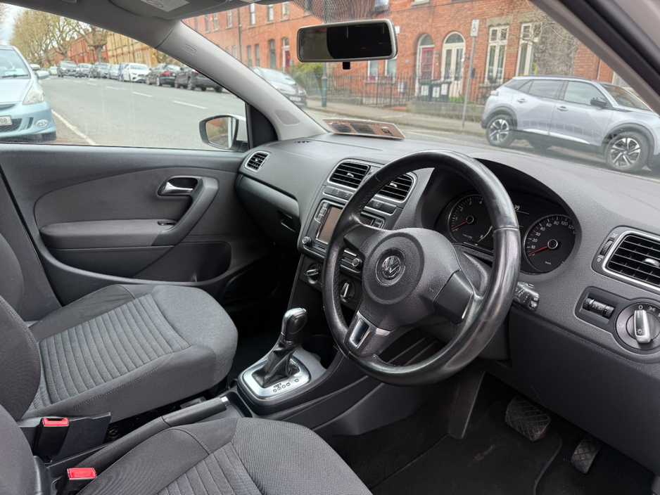 2013 Volkswagen Polo - image 13