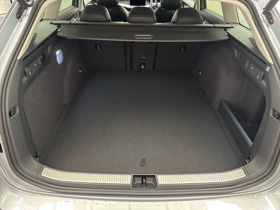 2026 Skoda Superb - image 9