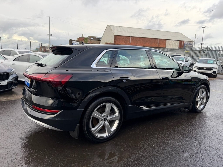 2022 Audi e-tron - image 45