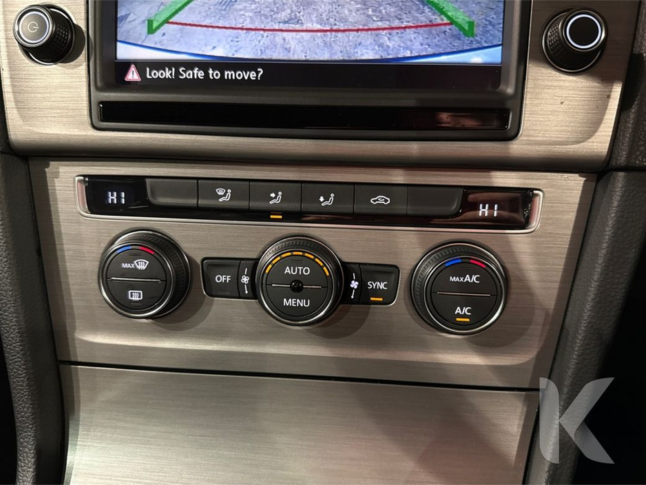 2017 Volkswagen Golf - image 22