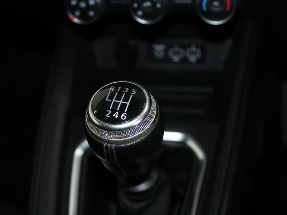 2020 Renault Clio - image 20