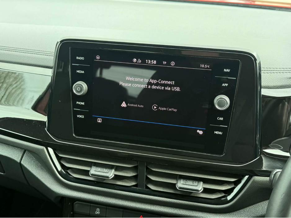 2024 Volkswagen T-Roc - image 18