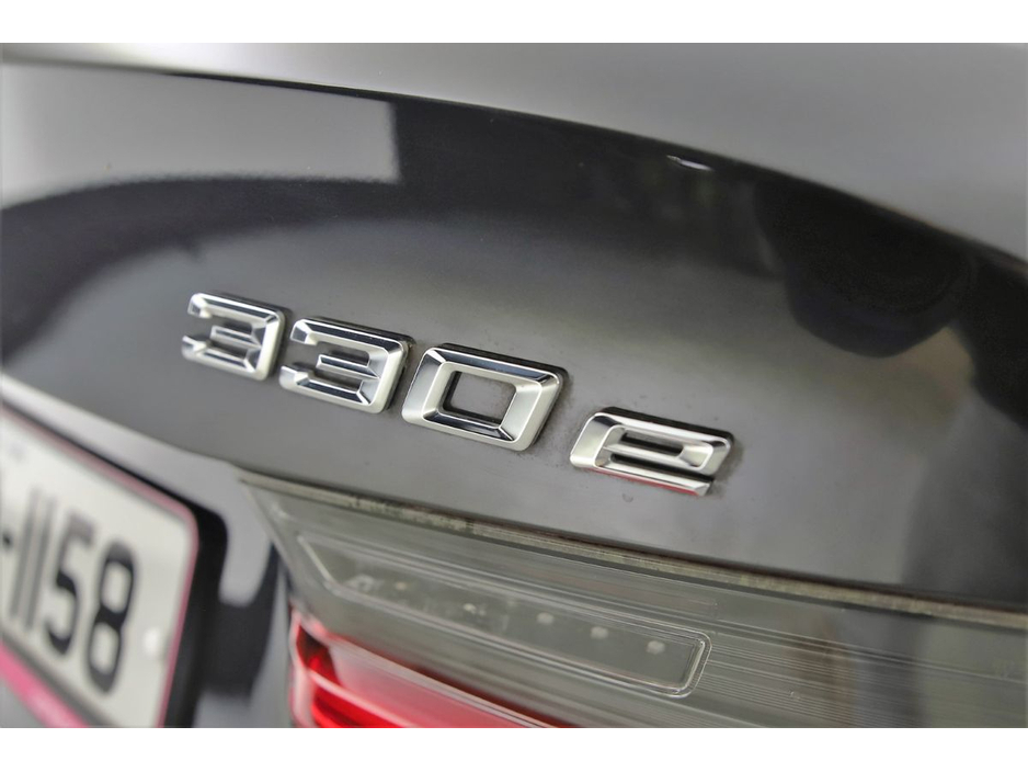 2021 BMW 3 Series - image 28