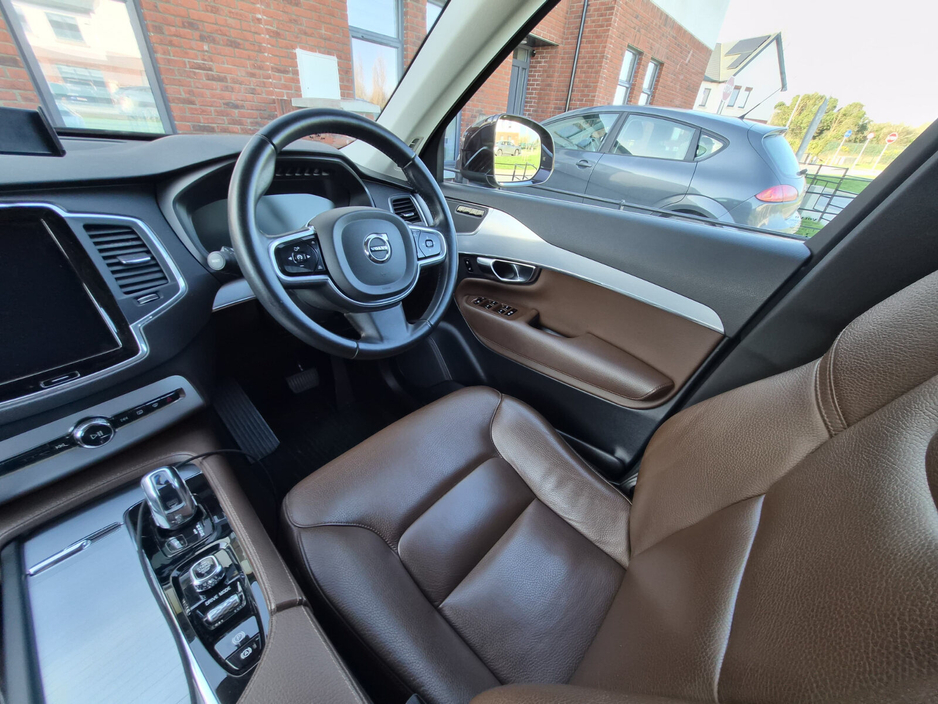 2018 Volvo XC90 - image 9