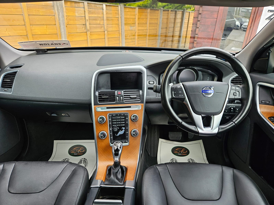 2016 Volvo XC60 - image 26