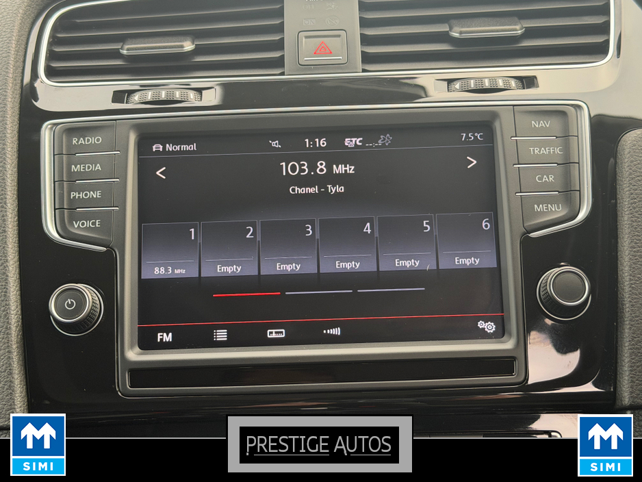 2014 Volkswagen Golf - image 18